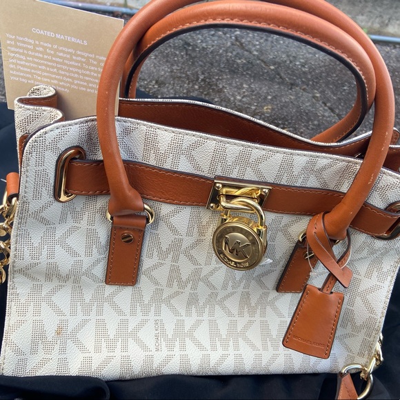 Michael kors purse - Picture 3 of 8